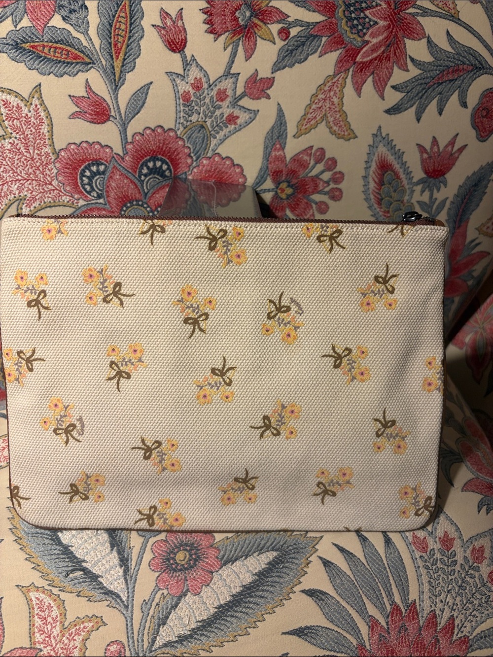 Coach Vandal Gummy Bear Printed Lg. Pouch 30 (F76933) RARE - Cream & Orange EUC - Picture 4 of 4